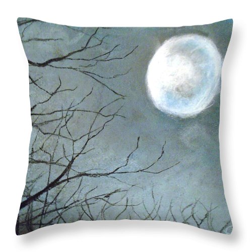 Moon Grip - Throw Pillow - Twinktrin